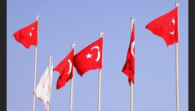 Turcijā 30 cilvēkus aiztur par valsts apvērsuma plānošanu