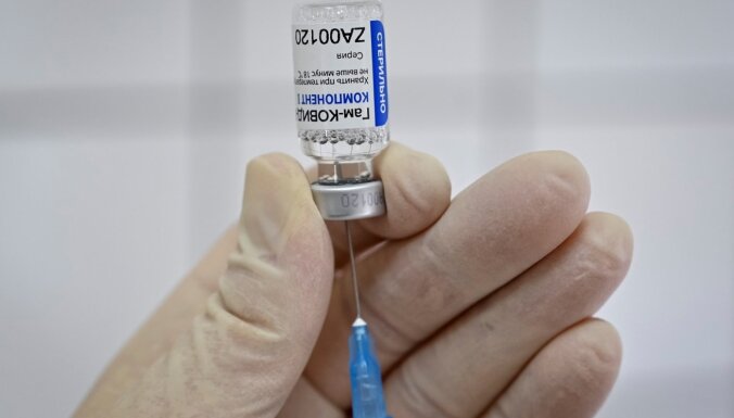 Covid-19: Ukraina aizliegusi vakcīnas no Krievijas