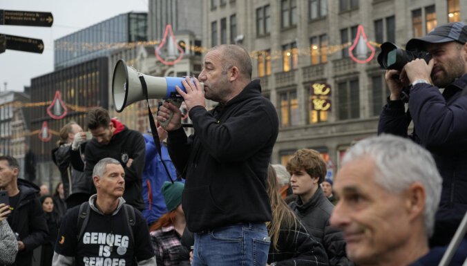 В Нидерландах второй день массовых протестов против антиковидных мер