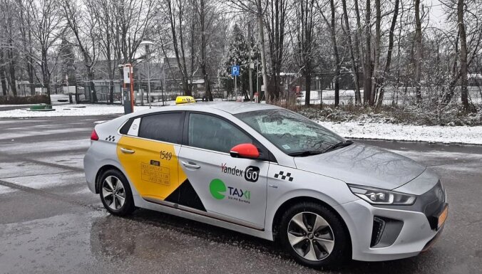 В Таллинне таксисты вышли на протест против запрета деятельности Yandex