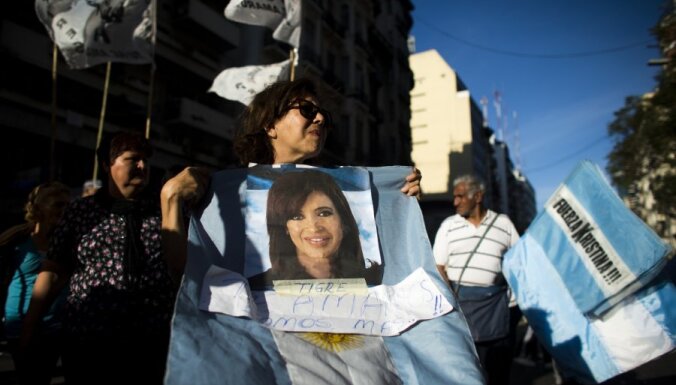 Argentīnas prezidentes galvas operācija noritējusi veiksmīgi