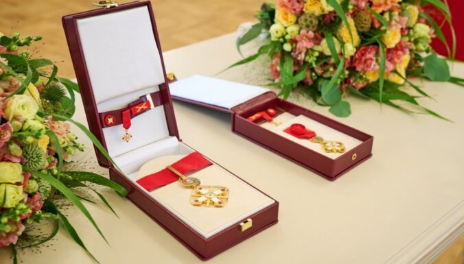 Латвия наградила Зеленского орденом высшей степени