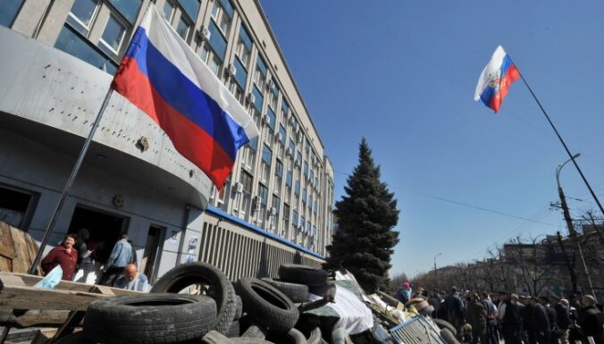 В Луганске захватчики здания СБУ готовятся к отражению штурма силовиками