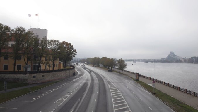 В центре Риги из Даугавы подняли труп человека