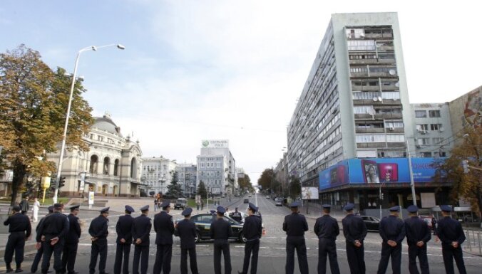 Kijevā notikušas Timošenko atbalstītāju sadursmes ar miliciju