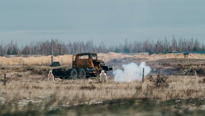 На территории военного полигона в Адажи вспыхнул пожар