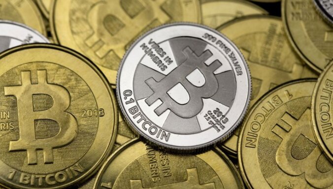 bitcoin vērtība dolāros