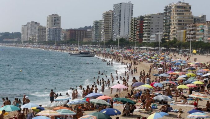 ВИДЕО. Флешмоб на испанском курорте приняли за теракт: арестованы пять немок