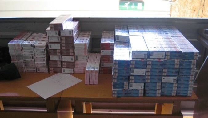 Таможенники обнаружили в поезде 138 800 контрабандных сигарет в грузе минеральных удобрений