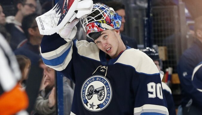 Merzļikins atvaira 27 metienus un sekmē 'Blue Jackets' uzvaru
