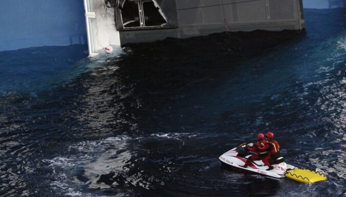 Par kuģa ‘Costa Concordia’ avāriju apsūdzēti vēl septiņi cilvēki