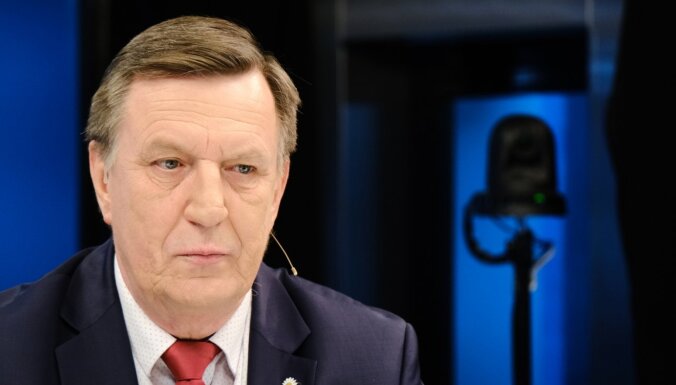 "Чтобы без стресса!" Глава МВД Кучинскис взялся отменить дату 1 сентября для продления ВНЖ гражданам России