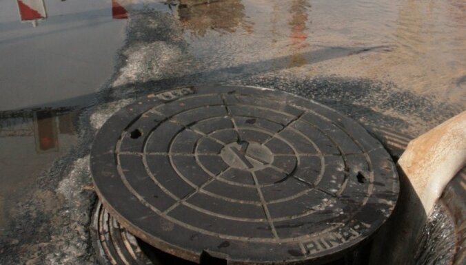 LTV: Аварийная канализация в Пурвциемсе как бы ничья, поэтому ее никто не ремонтирует