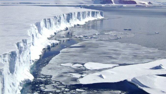 В Антарктиде обнаружили огромную трещину