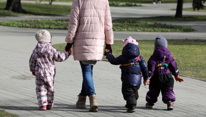 В Даугавпилсе многодетные семьи смогут использовать городские автостоянки бесплатно