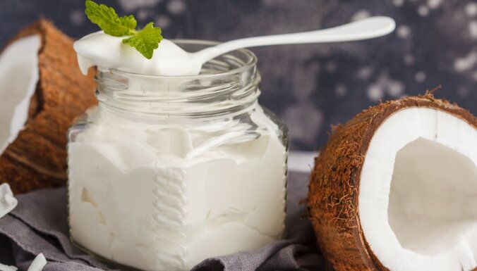 Saldējumi, krēmi un citi kokosriekstu piena deserti: 12 receptes kārumniekiem