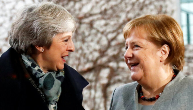 Меркель отказала Мэй в новых переговорах о "Брекзите"