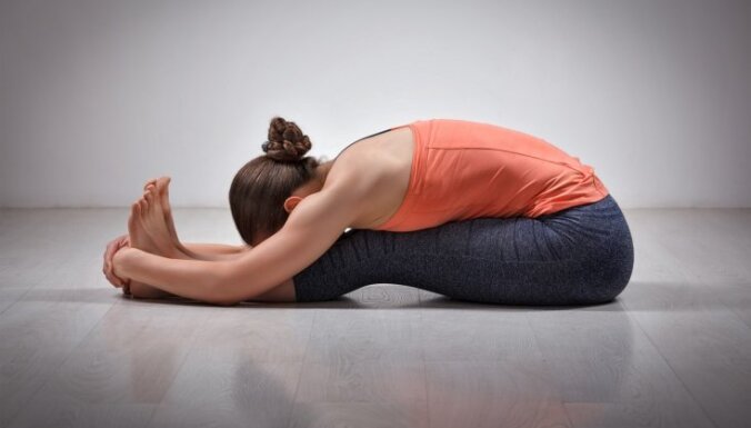 Palīdzība gardēžiem: piecas jogas pozas gremošanas stimulēšanai