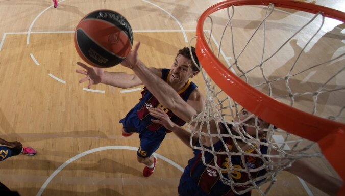 Gasols un Šmits 'noslāpē' 'Zeņit' uzbrukumu; 'Barcelona' iekļūst 'Final Four'
