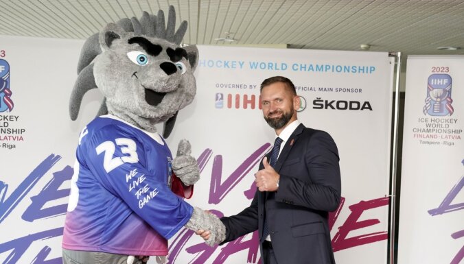 Foto: Arī nākamgad Rīgā pasaules čempionāta hokejā talismans būs ezis Spaikijs