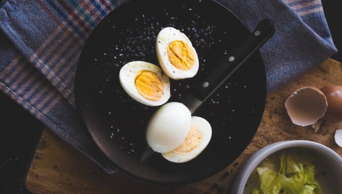 Cik ilgi ledusskapī drīkst uzglabāt vārītas olas?