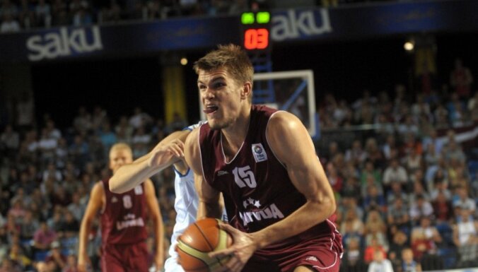 Latviešu basketbolists Siliņš plāno 'apostīt gaisu' un pieteikties NBA draftam