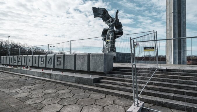 "Толерантными не будем". Эклонс о возможных провокациях во время сноса памятника в Пардаугаве