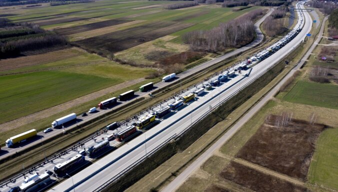 Польша пропустит через свою территорию специальную колонну транспортных средств из стран Балтии