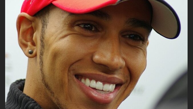 Hamiltonam uzvara Itālijas 'Grand Prix'