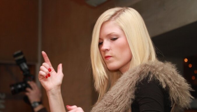 Ella, Elīna Fūrmane