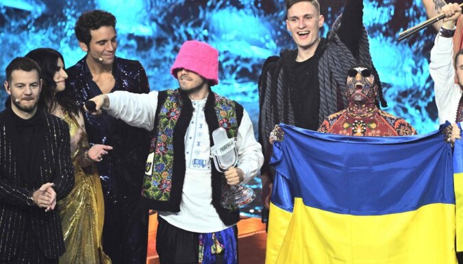 'Eirovīzijā' uzvar ukraiņi ar dziesmu 'Stefania'
