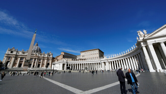 Невакцинированные смогут не соблюдать самоизоляцию, вернувшись только из Ватикана