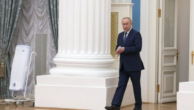 Krievija darīs visu, lai rastu kompromisus ar Rietumiem, paziņo Putins
