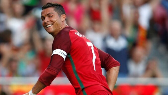 Ronaldu iekļauts Portugāles izlases kandidātu lokā spēlei pret Latviju