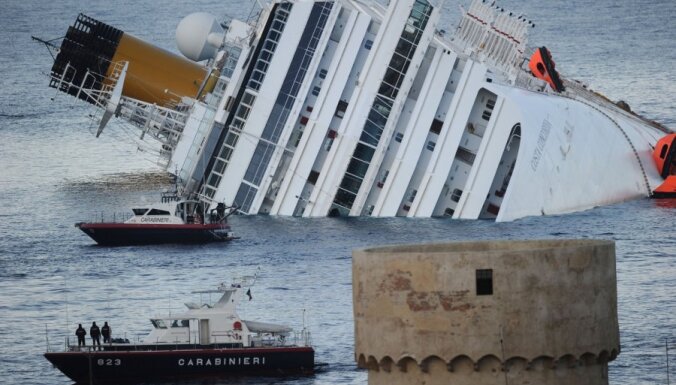 Pirmdien plānots izcelt pērn avarējušo 'Costa Concordia'