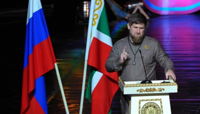Uzrīdīt suni Tarzanu un 'izārstēt' – Kadirovs iestājas par draugu Putinu