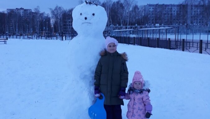 Zaķi, Olafi un brašas ģimenes – 'Delfi' lasītāji uzveļ amizantus sniegavīrus