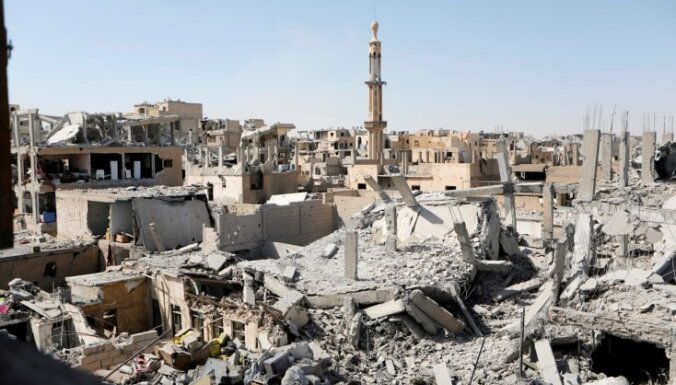 Kurdu un arābu alianse atkarojusi 'Daesh' Rakas vecpilsētu