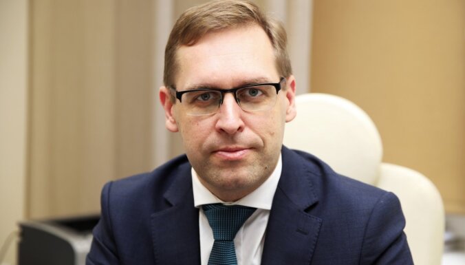 Saeima valsts kontroliera amatā ieceļ Rolandu Irkli