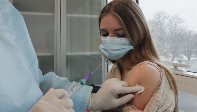 В Латвии сейчас доступны 92 000 доз вакцин от Covid-19