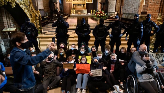 Протесты из-за запрета абортов в Польше: что говорят сторонники и противники