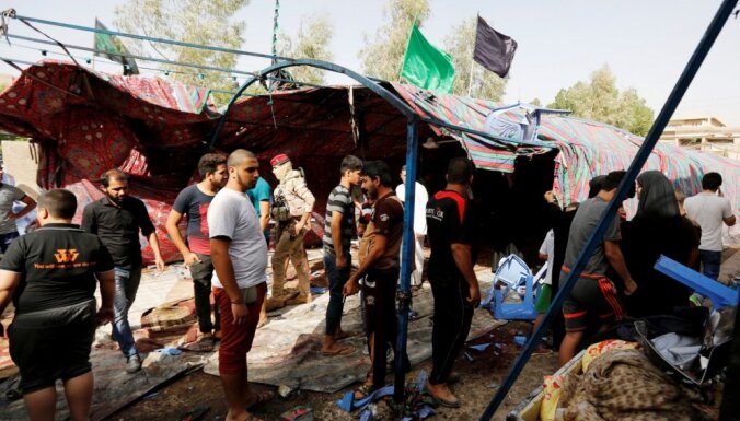 Pašnāvnieka sarīkotā sprādzienā Bagdādē bojā gājuši desmitiem šiītu