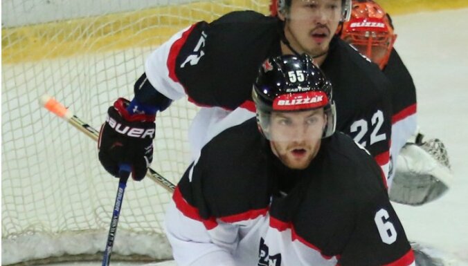 Japānas hokeja izlases aizsargs Deniss Akimoto. No Habarovskas.