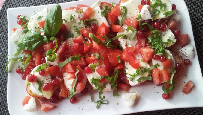 Вкус Италии: как приготовить салат Капрезе — классический и не только