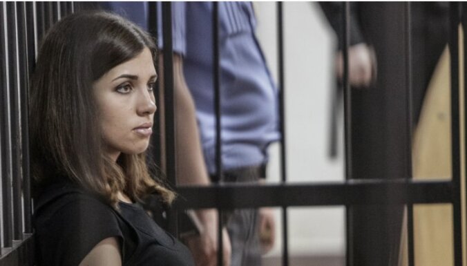 Tiesa samazina 'Pussy Riot' dalībniecēm piespriesto sodu