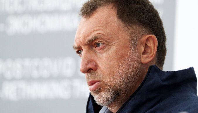 Krievijas oligarhs Deripaska atkārtoti aicina apturēt karu Ukrainā