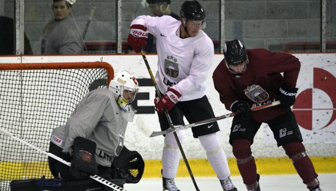 Latvijas hokeja izlase sagrauj Franciju Bledas turnīra noslēdzošajā spēlē