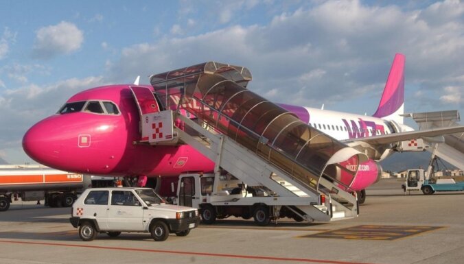 ФОТО: Wizz Air откроет новые рейсы из Риги; столичный аэропорт станет базой авиа-дискаунтера