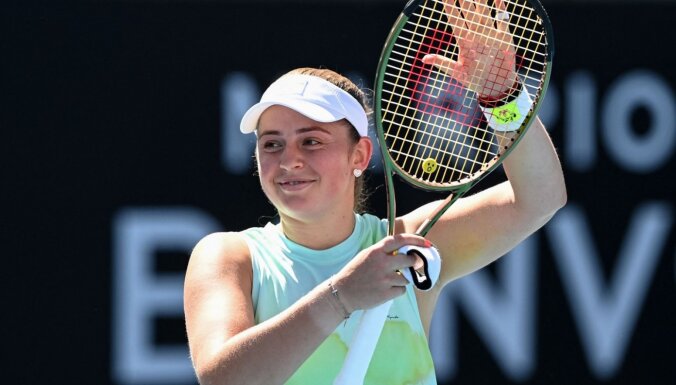 Ostapenko pārvar 'Australian Open' sieviešu dubultspēļu pirmo kārtu