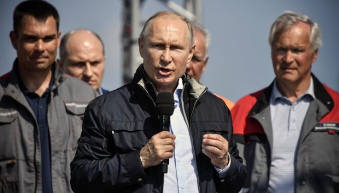 Путин прилетел в Крым и запустил две ТЭС — Балаклавскую и Таврическую